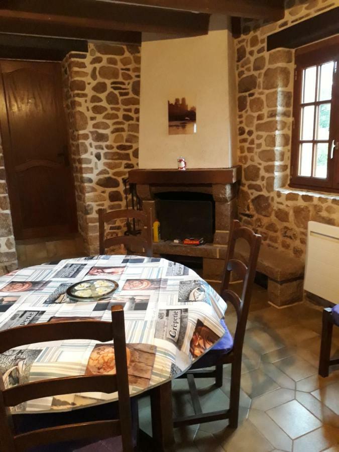 Les Roses Tremieres Villa Trans-la-Foret Luaran gambar